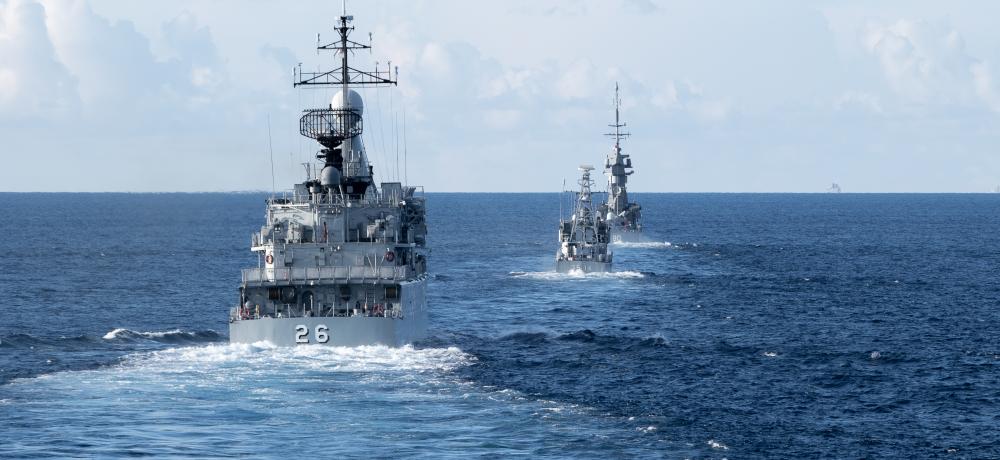 HMAS Anzac conducts Officer of the Watch Manoeuvres with Republic of Singapore Navy RSS Vigliance 