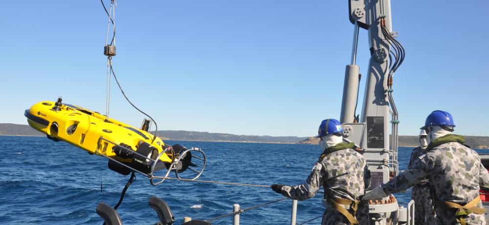 Double Eagle Mine Disposal Vehicle HMAS Gascoyne Exercise OCEAN RAIDER.