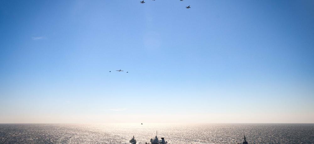 Australian F-35A, USA KC-135, Australian F-35A, Australian F/A-18F, UK F-35B, Australian E-7, USA F-35B, Australian F/A-18F. Ships left to right: HNoMS Roald Amundsen, HMS Richmond, HMS Prince of Wales, Australian Warship HMAS Sydney. 
