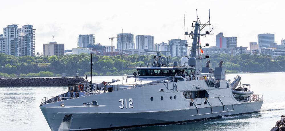 HMAS Cape Solander arrives  in Darwin