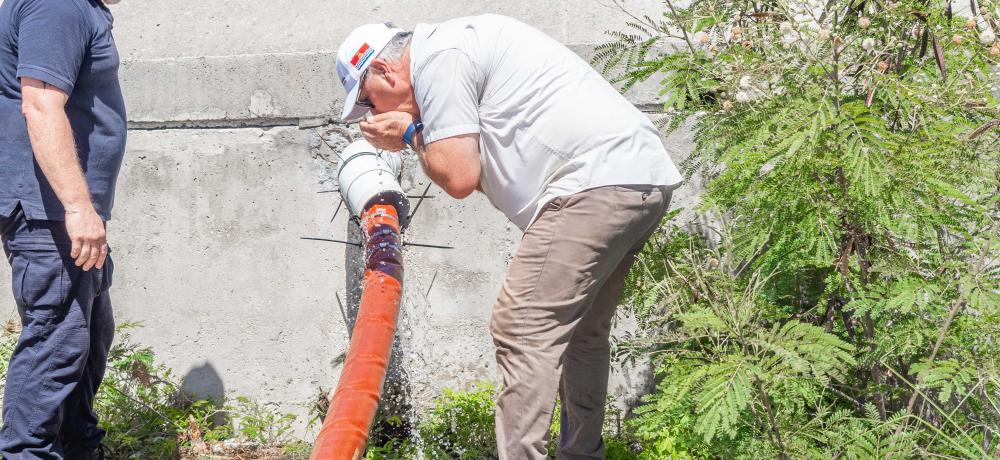Kiribati water top up from ADV Reliant.