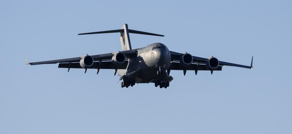 A United States Air Force C17 Globemaster III prepares to land at RAAF Base Richmond, 