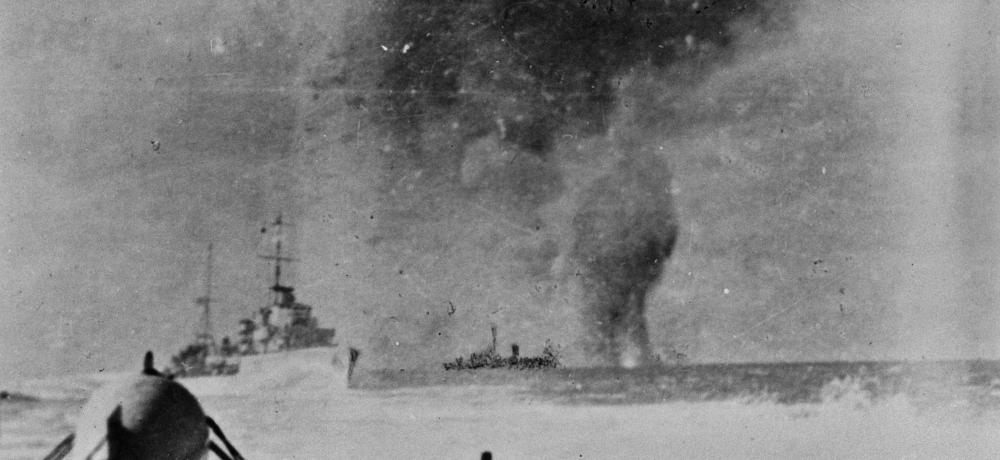 Historic imagery of HMAS Sydney II (D 48).