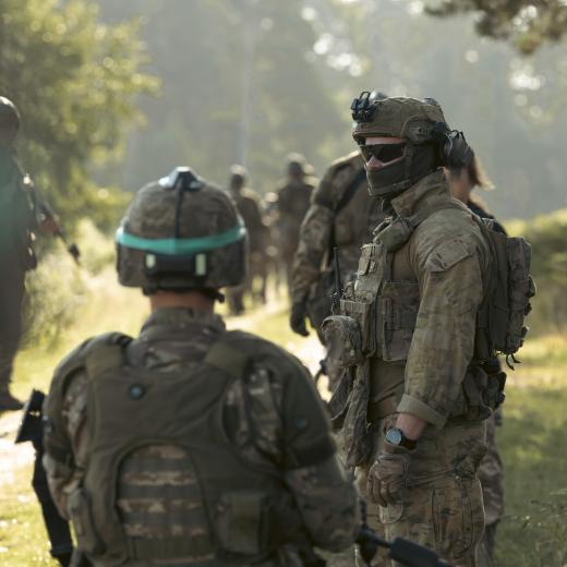 Australian and Ukrainian soldiers. 